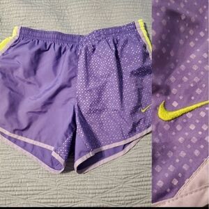 L NIKE DRI-FIT TEMPO PURPLE YELLOW SHORTS W/ PANTY LINER large